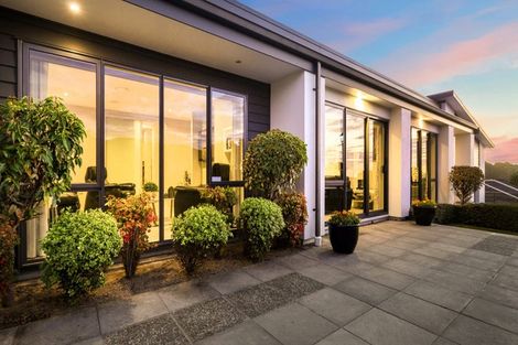 Photo of property in 6 The Fjord, Aotea, Porirua, 5024