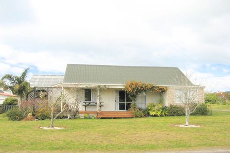 Photo of property in 401a Tamaki Road, Whangamata, 3620
