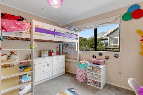 Photo of property in 6 Westridge, Camborne, Porirua, 5026