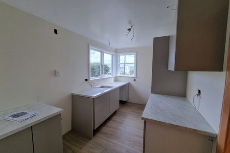 Photo of property in 66- 68 Waihora Crescent, Waitangirua, Porirua, 5024