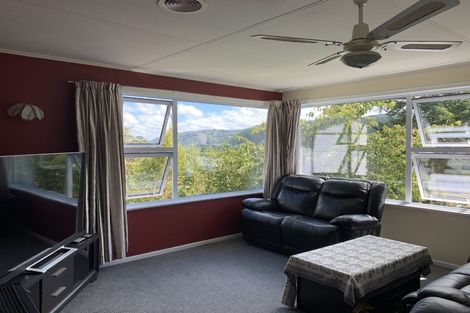 Photo of property in 14 Manor Drive, Stokes Valley, Lower Hutt, 5019