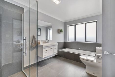 Photo of property in 3 Margaret Place, Waiuku, 2123