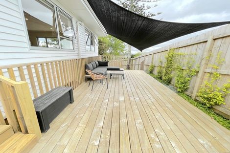 Photo of property in 13 Seabar Place, Glen Eden, Auckland, 0602