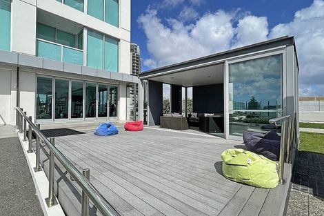 Photo of property in Sentinel Apartments, 2403/3 Northcroft Street, Takapuna, Auckland, 0622