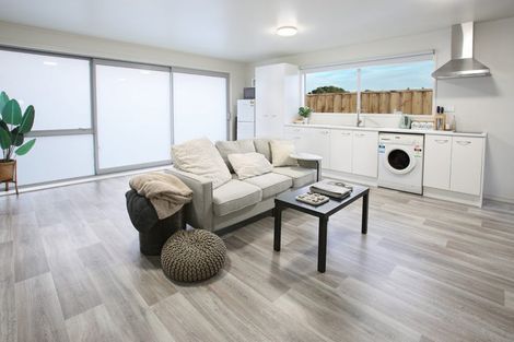 Photo of property in 5 Elliston Crescent, Stanmore Bay, Whangaparaoa, 0932