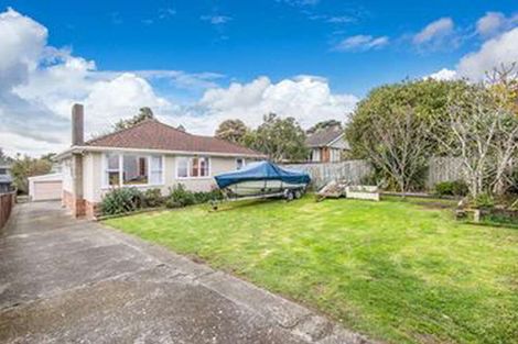 Photo of property in 34 Royal View Road, Te Atatu South, Auckland, 0610