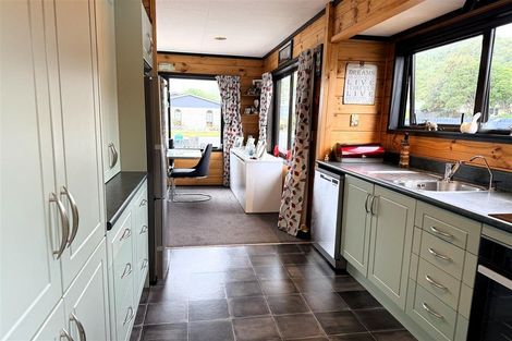 Photo of property in 2 Jamieson Road, Karoro, Greymouth, 7805