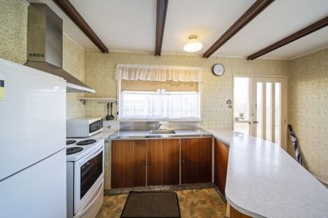 Photo of property in 5 Union Street, Merrilands, New Plymouth, 4312