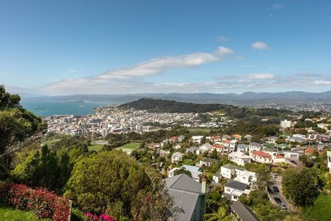 Photo of property in 33 Karepa Street, Brooklyn, Wellington, 6021