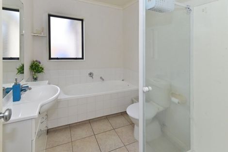 Photo of property in 48 Foxlaw Street, Randwick Park, Auckland, 2105