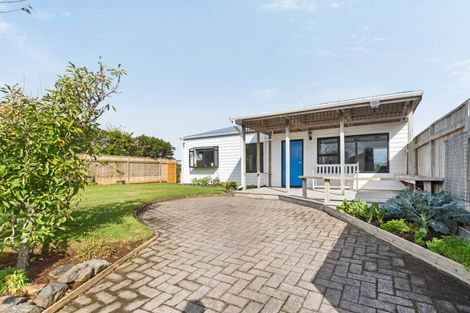 Photo of property in 17 Ballantrae Place, Highlands Park, New Plymouth, 4312
