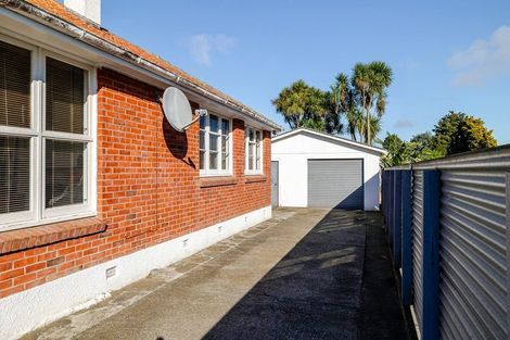Photo of property in 27 Crewe Crescent, Hokowhitu, Palmerston North, 4410