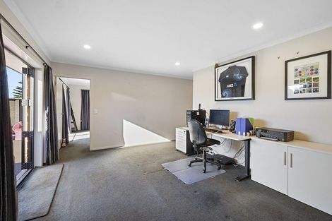 Photo of property in 111 Queens Road, Glen Avon, New Plymouth, 4312