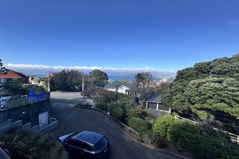 Photo of property in 9a Wadestown Road, Wadestown, Wellington, 6012