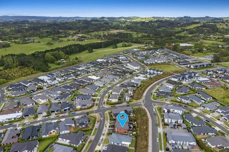 Photo of property in 54 Jane Maree Road, Kumeu, 0810