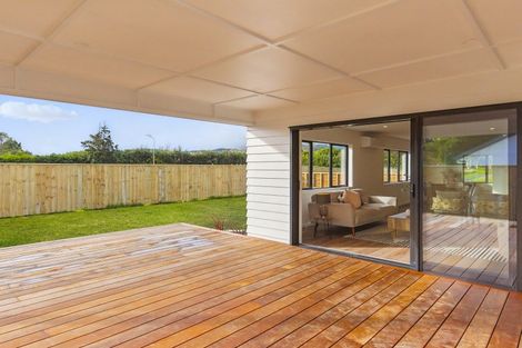 Photo of property in 16 Te Awahohonu Lane, Otaki, 5512