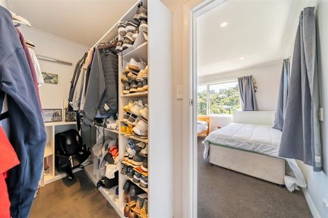 Photo of property in 34 Bassett Road, Johnsonville, Wellington, 6037