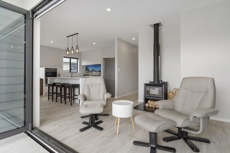 Photo of property in 21 Manatu Close, Whangamata, 3691