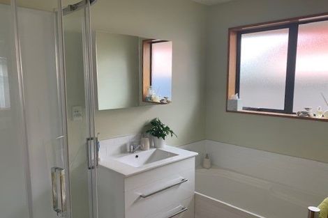 Photo of property in 32 Seymour Street, Hornby, Christchurch, 8042