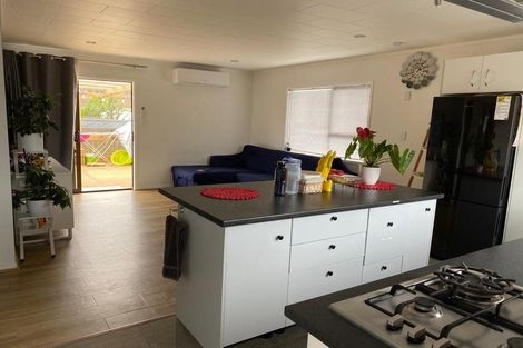 Photo of property in 2/35 Russell Road, Manurewa, Auckland, 2102