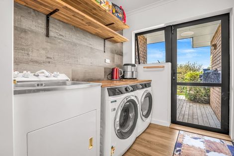 Photo of property in 5 Springvale Road, Waiuku, 2123