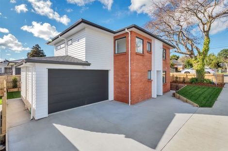 Photo of property in 107 Sturges Road, Henderson, Auckland, 0612