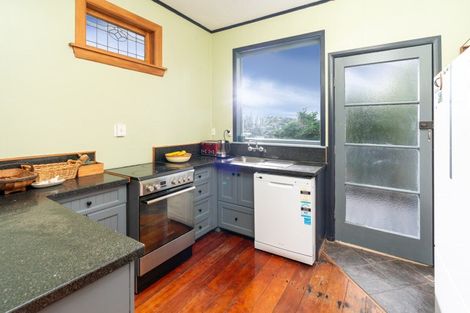 Photo of property in 62 Maupuia Road, Maupuia, Wellington, 6022