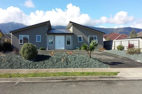 Photo of property in 32 Kendall View, Stoke, Nelson, 7011