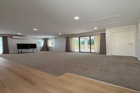 Photo of property in 90 Point View Drive, East Tamaki Heights, Auckland, 2016