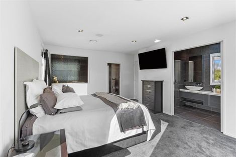 Photo of property in 97e Englefield Road, Northwood, Christchurch, 8051