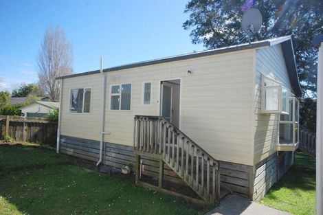 Photo of property in 21 Chilcott Road, Henderson, Auckland, 0612