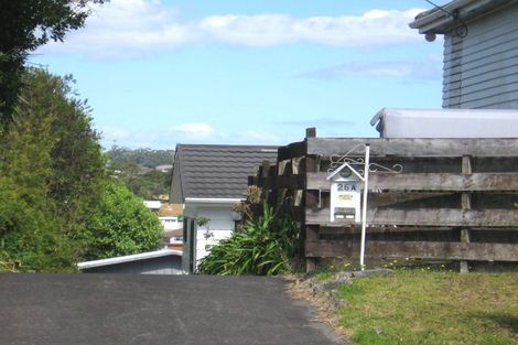 Photo of property in 2/26 Knights Road, Rothesay Bay, Auckland, 0630