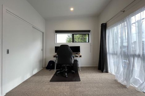 Photo of property in 1/2 Stokes Avenue, Te Atatu Peninsula, Auckland, 0610