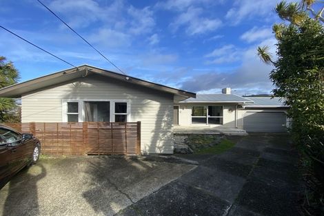 Photo of property in 6 Hallewell Crescent, Johnsonville, Wellington, 6037