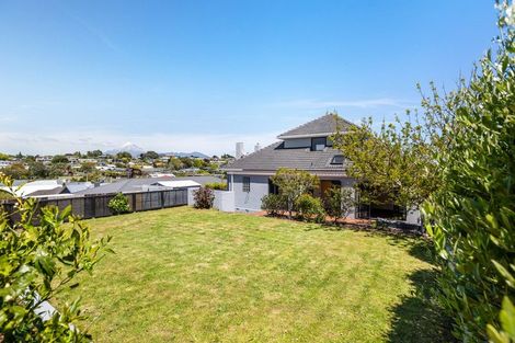 Photo of property in 49 Paynters Avenue, Strandon, New Plymouth, 4312