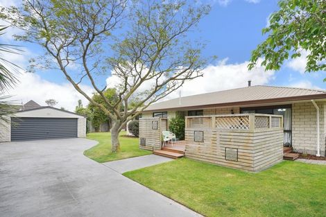 Photo of property in 10 Gibbs Drive, Woodend, 7610