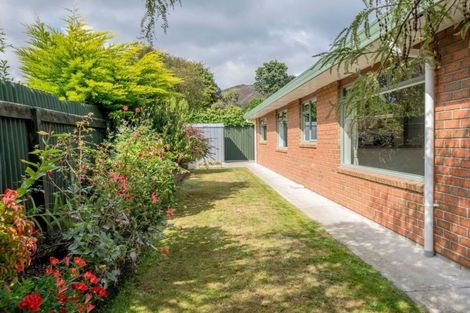 Photo of property in 2 Inverell Place, Waikanae, 5036