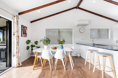 Photo of property in 5b Kauri Road, Stanmore Bay, Whangaparaoa, 0932