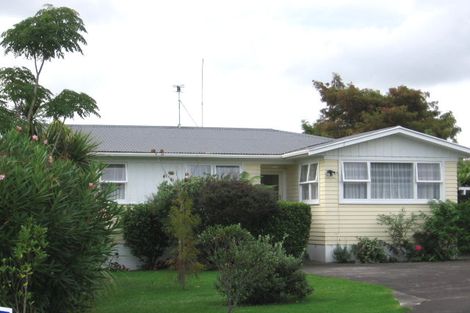 Photo of property in 12 Orchid Place, Te Atatu South, Auckland, 0610