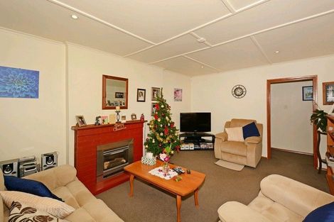 Photo of property in 16 Hazel Street, Ebdentown, Upper Hutt, 5018