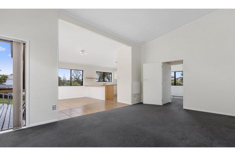 Photo of property in 1/20 Halder Place, Torbay, Auckland, 0632