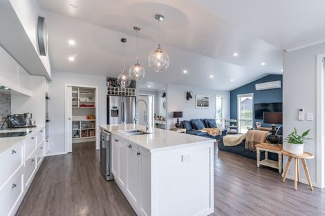 Photo of property in 32 Mike Smith Drive, Cambridge, 3434