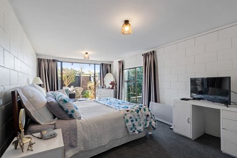 Photo of property in 5 Cassis Place, Crofton Downs, Wellington, 6035