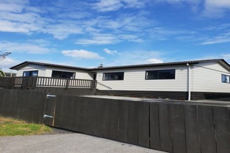 Photo of property in 1/5 Senecio Place, Weymouth, Auckland, 2103