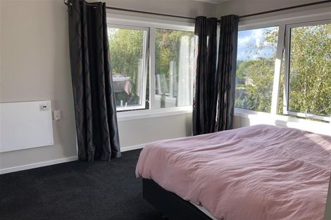 Photo of property in 2/2 Lynngate Place, Hillcrest, Auckland, 0627