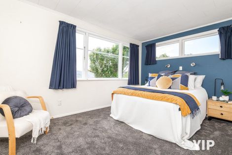 Photo of property in 115 Ruskin Road, Newlands, Wellington, 6037