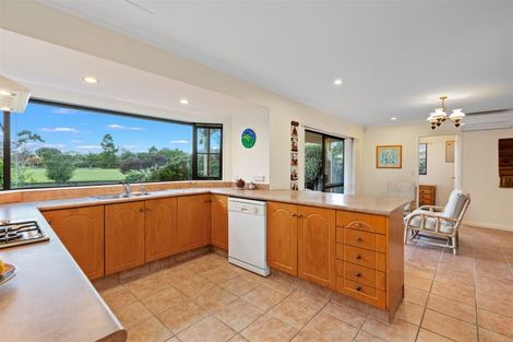 Photo of property in 42 Maygrove Drive, Orewa, 0931