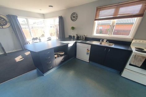Photo of property in 15 Daniels Road, Redwood, Christchurch, 8051