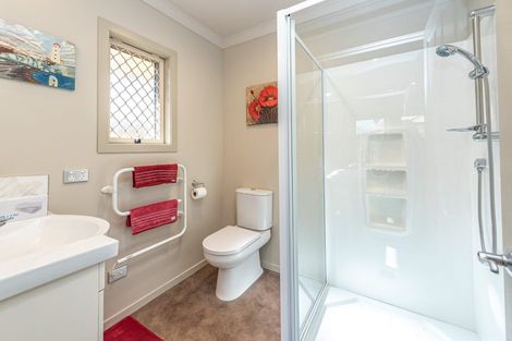 Photo of property in 16 Gilligan Close, College Estate, Whanganui, 4500