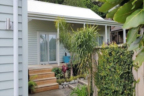 Photo of property in 19 Kakariki Grove, Waikanae, 5036